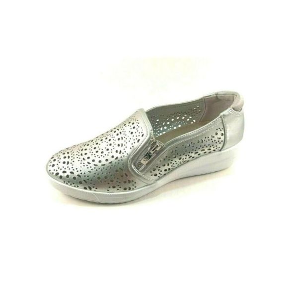 ANNE KLEIN SPORT Womens Silver Flex Yvette Slip On Athletic Sneakers 11 M - Picture 1 of 4